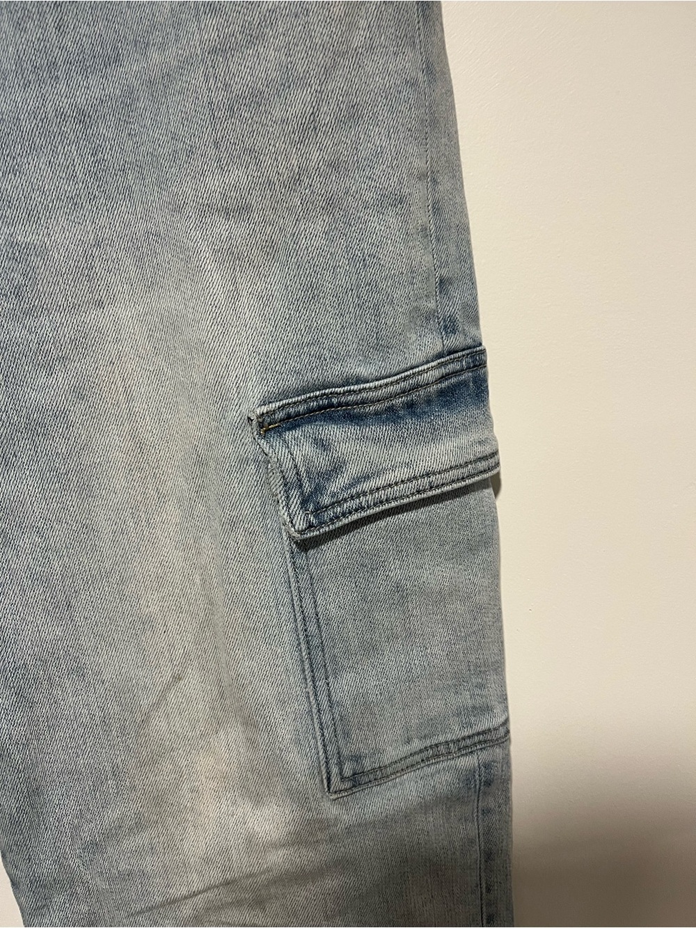 Light Wash Cargo Pocket Women's Jeans - Pale Blue - Picture 9 of 10